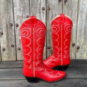 Rare Find ! Vintage Laramie Handmade Women's Cowboy Boots In Mint Condition.